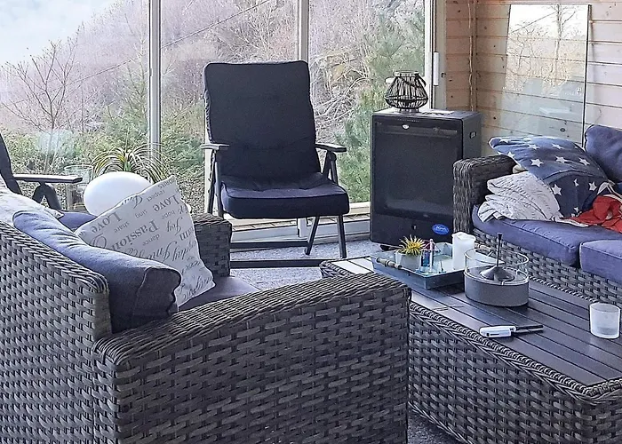 8 Person In Lyngdal-by Traum Lyngdal